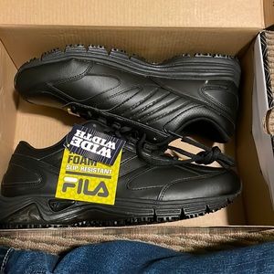 Memory foam Fila black shoes. Size 10 wide